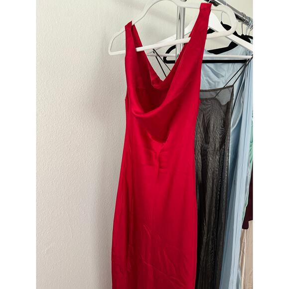 Norma Kamali Deep Drape Neck Gown in Tiger Red - Picture 7 of 11